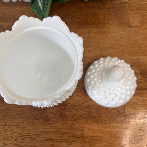 Vintage Fenton White Milk Glass Hobnail Ruffled Candy Jar‎ Lidded Compote - Picture 7 of 7
